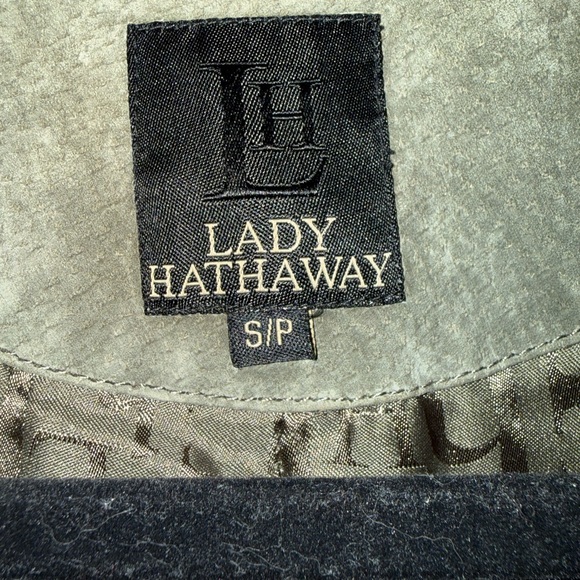 Chic Olive Suede Leather Women's Blazer - Picture 2 of 11